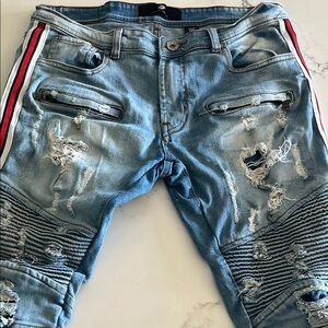 Men Focus Distressed Blue Jeans with Red Stripe